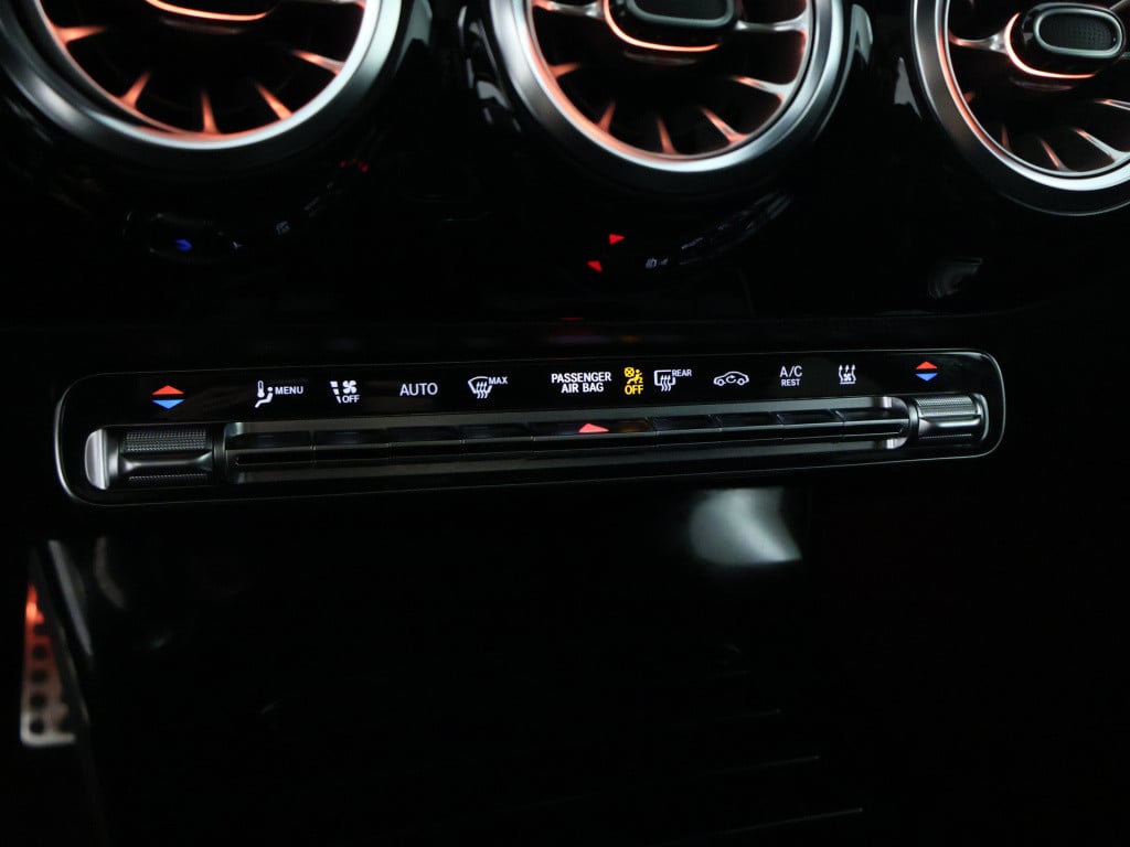 Mercedes-Benz A-Klasse 250 e sedan amg plug-in hybride amg line | night pak