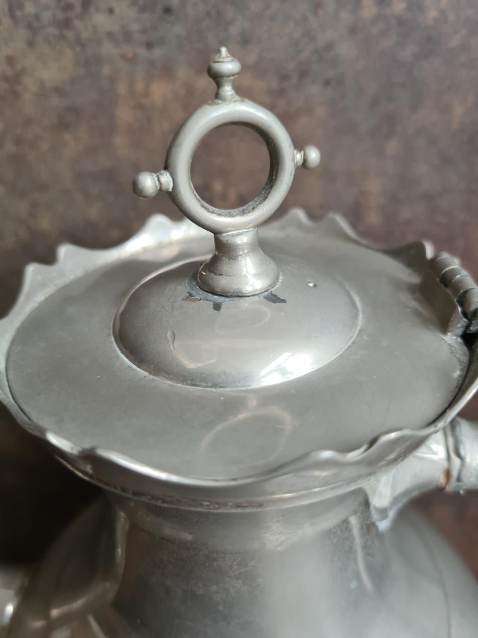 Prachtige antieke tinnen koffiekan of theepot wrs Daalderop