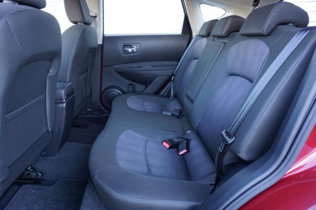 Nissan Qashqai 2.0 acenta airco / cruise / elektr. ramen / parkeers. / trek