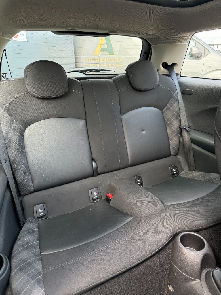 Mini Cooper 1.5 - chili - pano