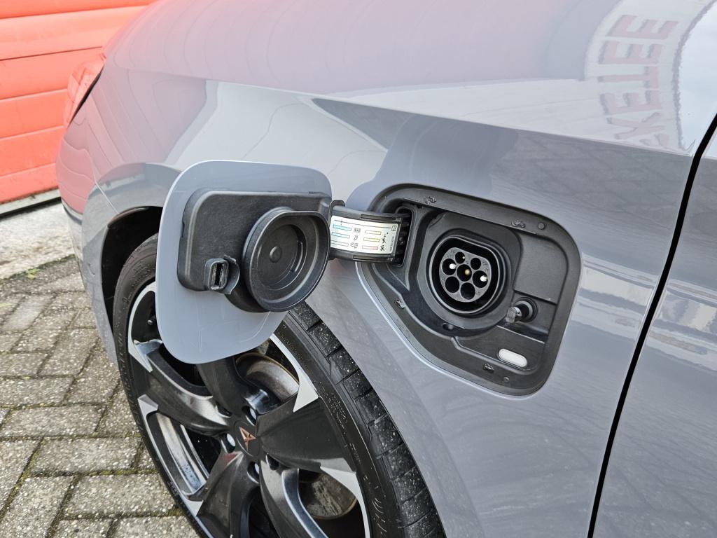 Cupra Leon Sportstourer 1.4 e-hybrid vz adrenaline | acc | camera | carplay