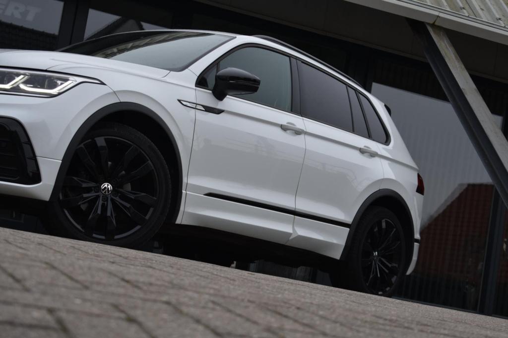 Volkswagen Tiguan 1.5 tsi r-line | black style | panoramadak | nap | camera