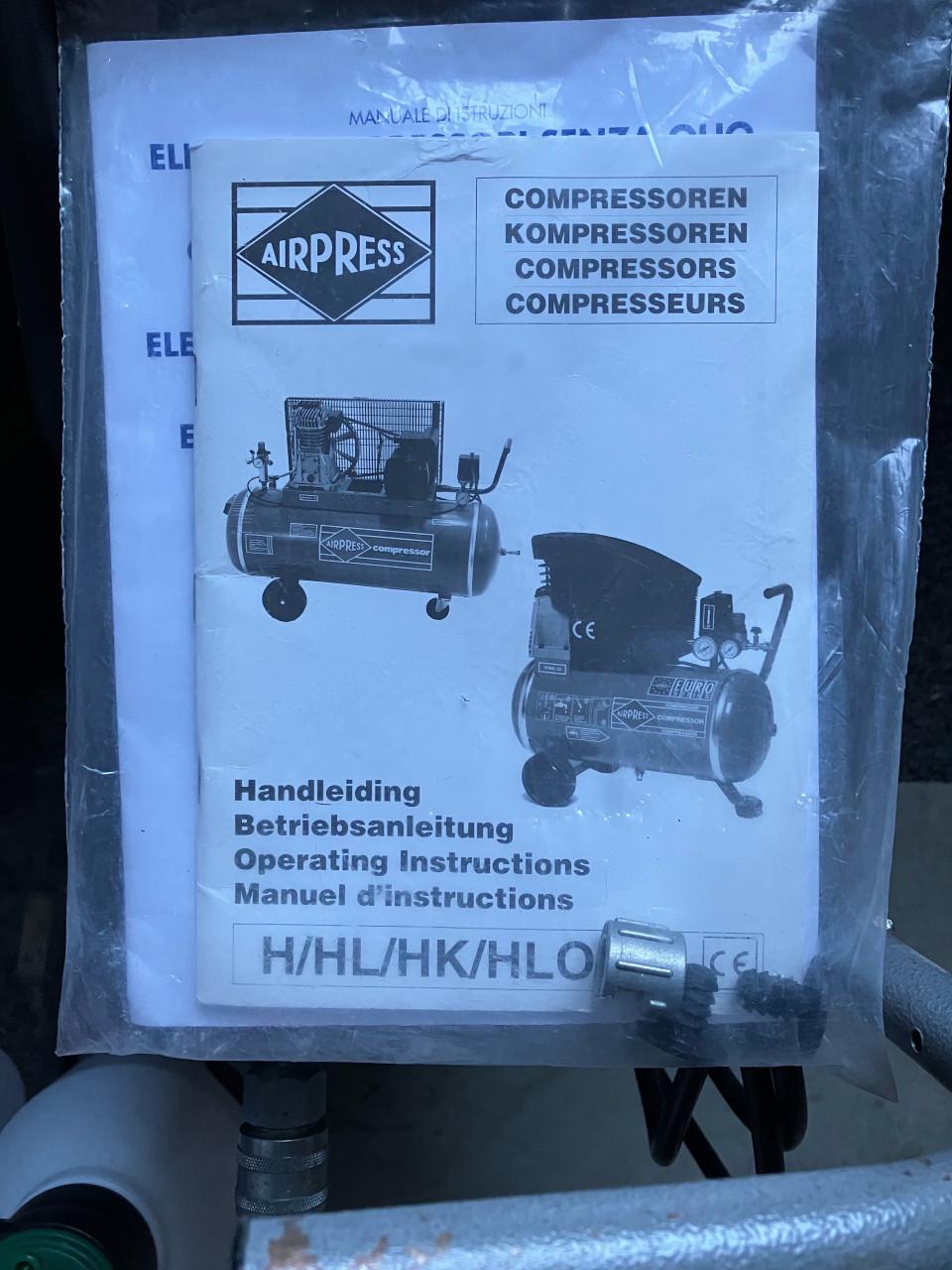 Compressor Airpress, 24L, 8 bar, in nette staat met handleiding