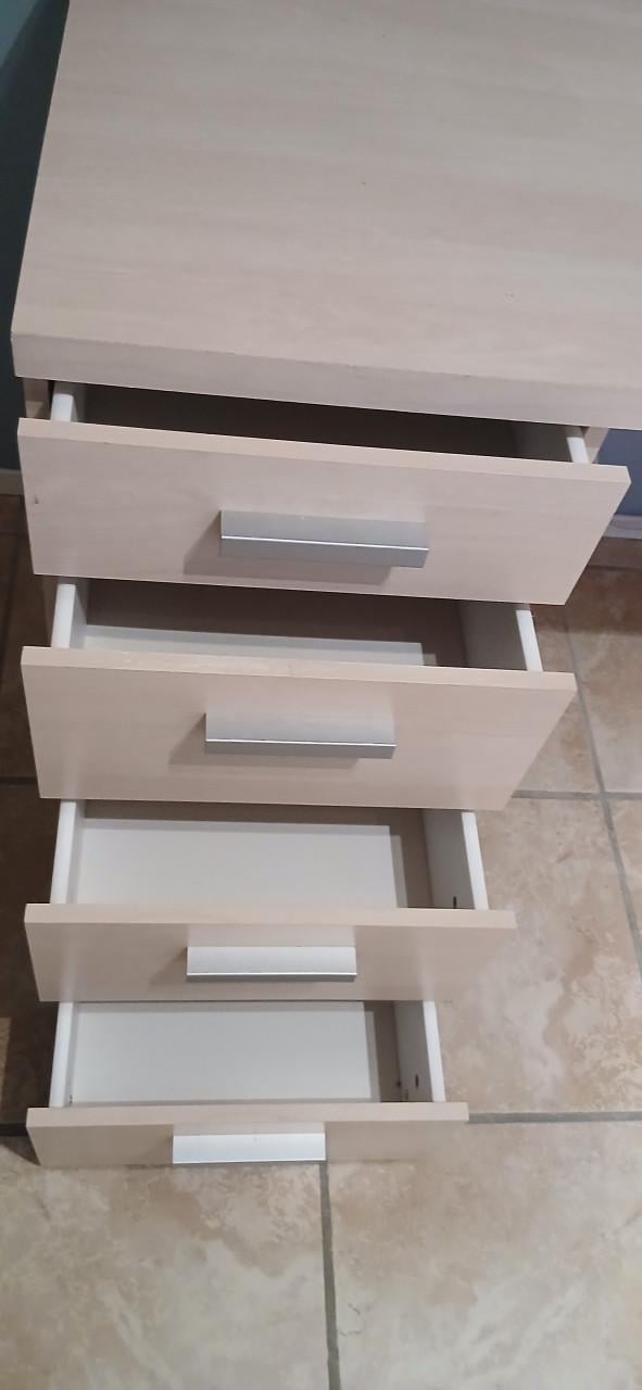 Licht eiken bureau