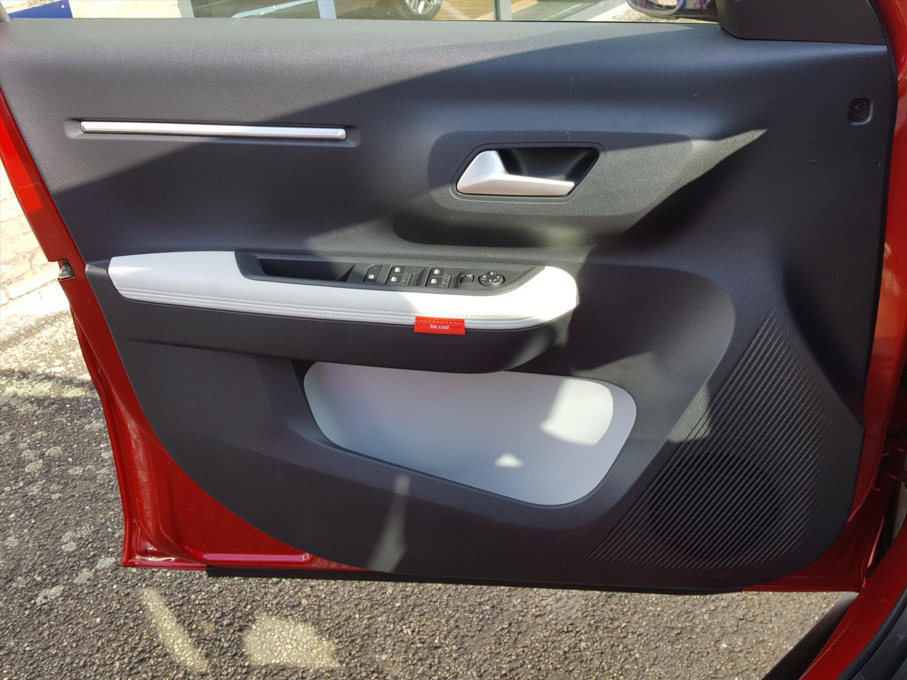 Citroen C3 new 1.2 turbo s&s 100pk max navigatie | cruise & climate control