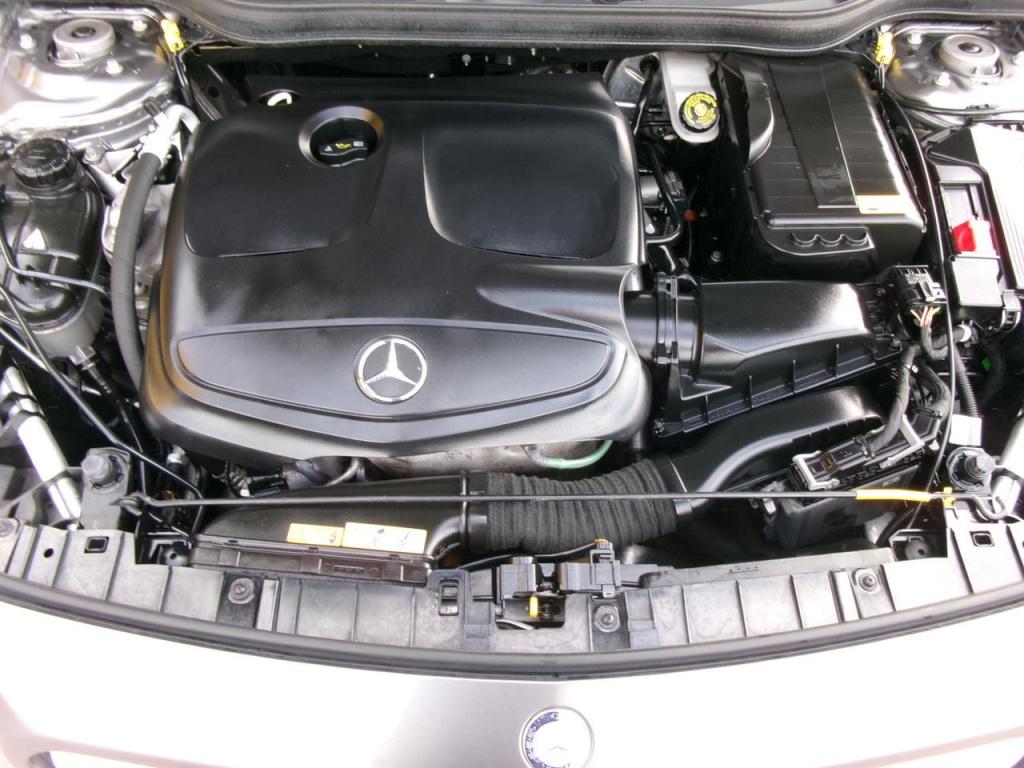 Mercedes-Benz Gla-klasse 200 automaat, cruise.contr., pano, leer, trekhaak