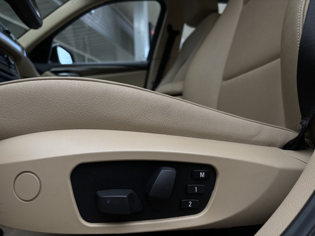 BMW X1 sdrive20i chrome line