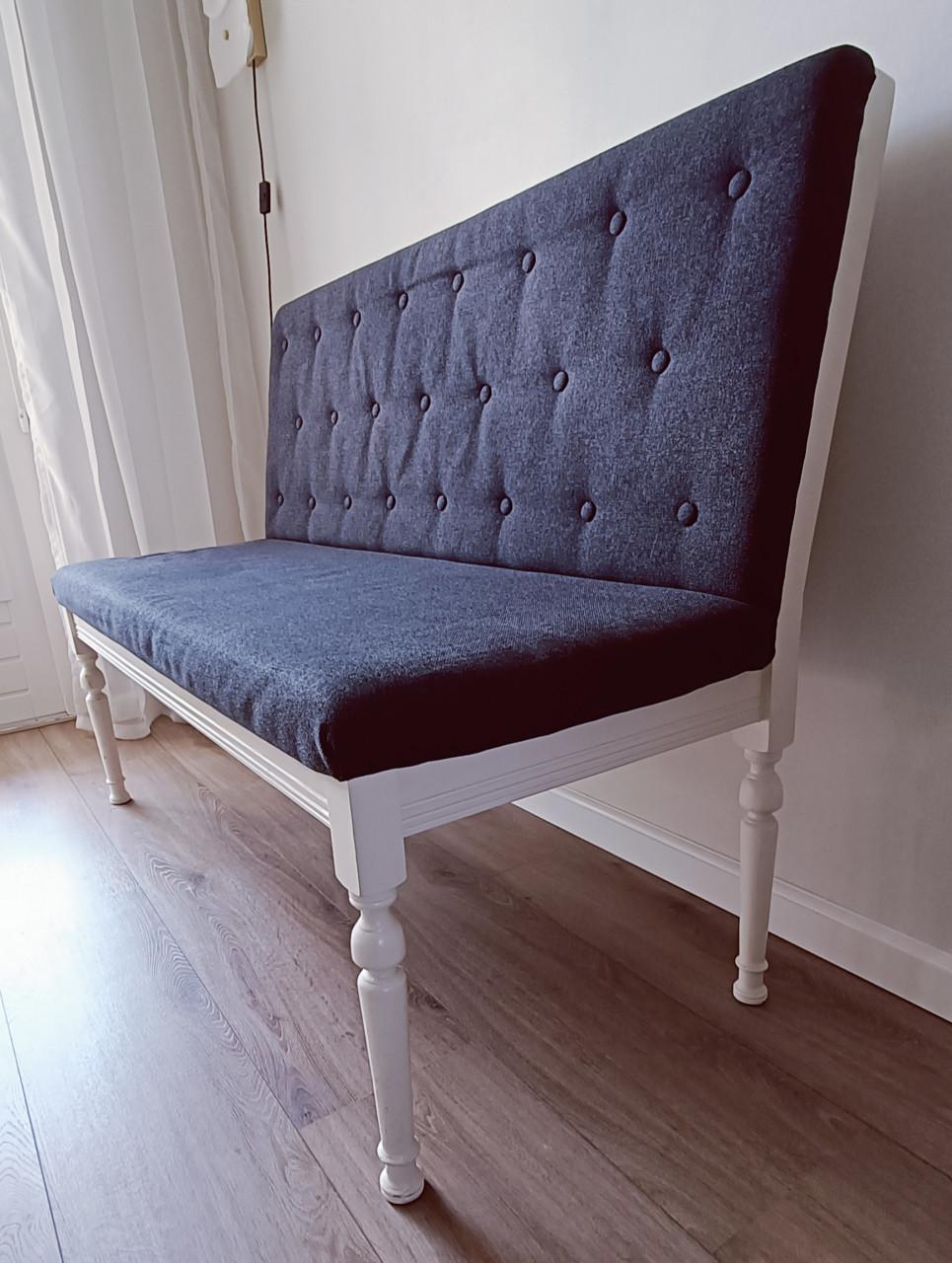 2 EETKAMERSTOELEN en een BANK