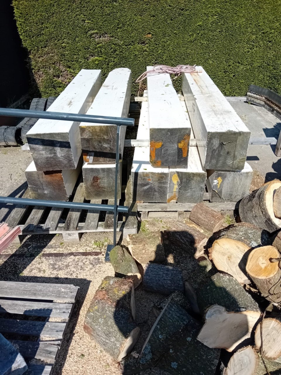 9 stuks Eiken balken ca. 2,8 meter lang