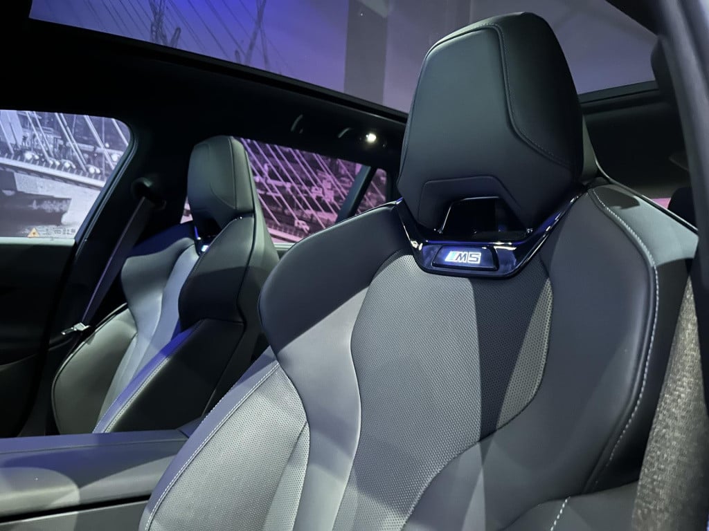 BMW M5 5-serie touring *keramisch*pano*bowers&wilkins*nl*