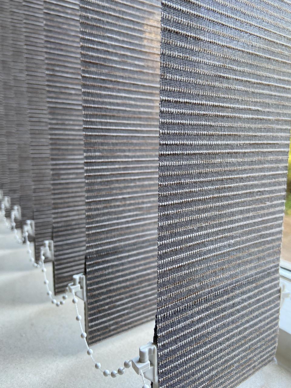 Raamdecoratie - verticale lamellen