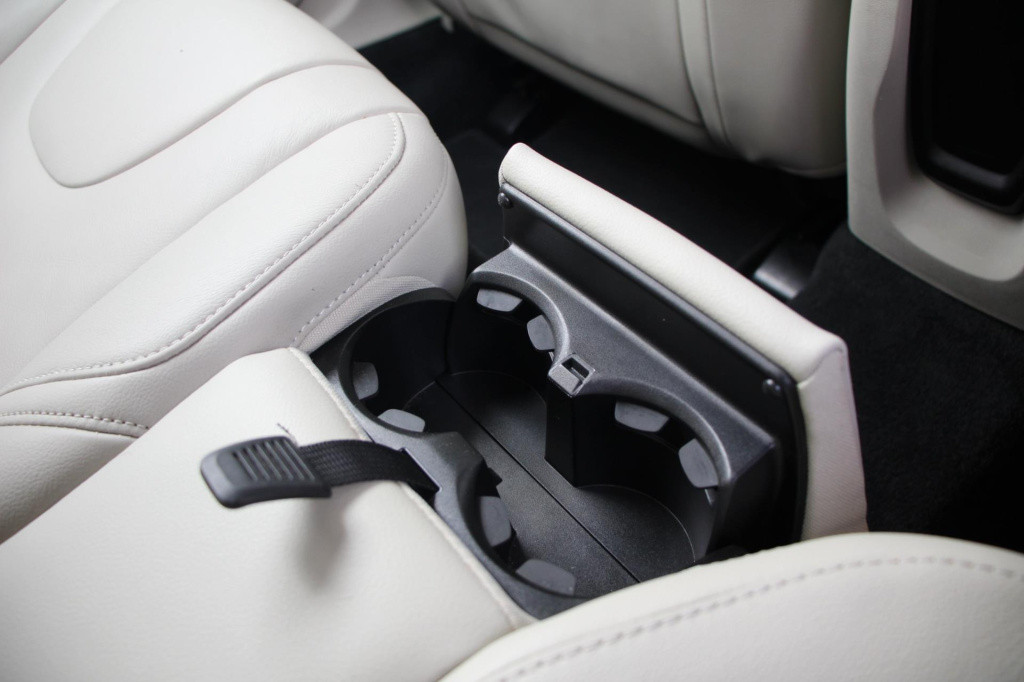 Volvo V40 2.0 t2 inscription - 122pk - leder - 17inch - navi - full led - c