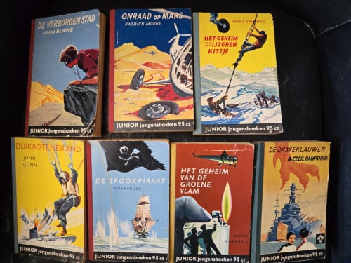 7x 'Junior jongensboeken', die destijds 95 cent kostten.