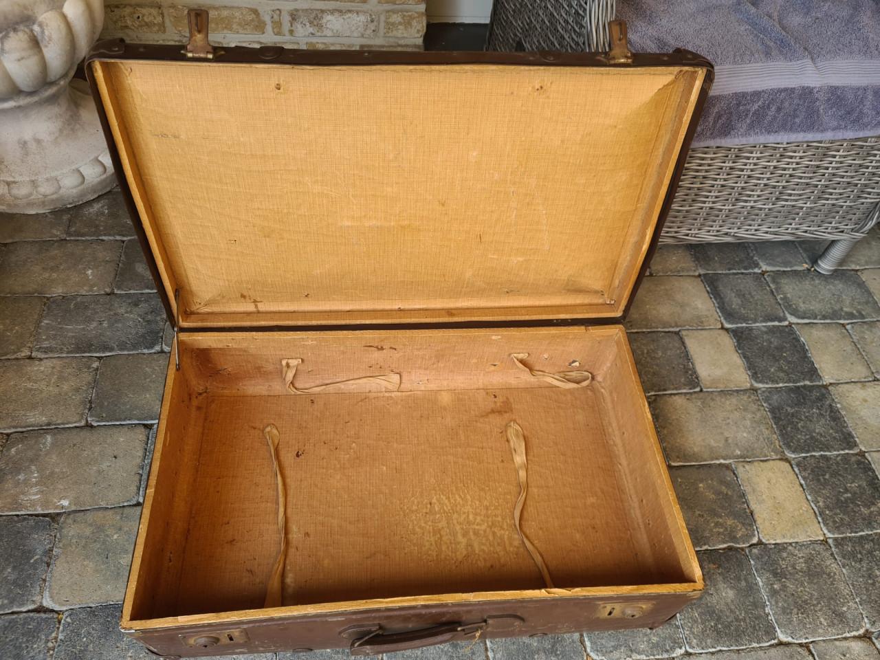 2 vintage koffers 100 jaar oud