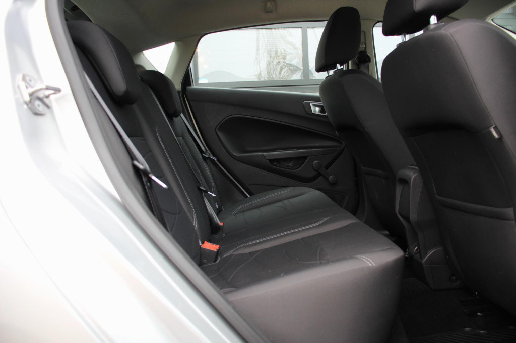 Ford Fiesta 1.0 trend - airco - stoelverwarming - alle doc - 1e eigenaar - 