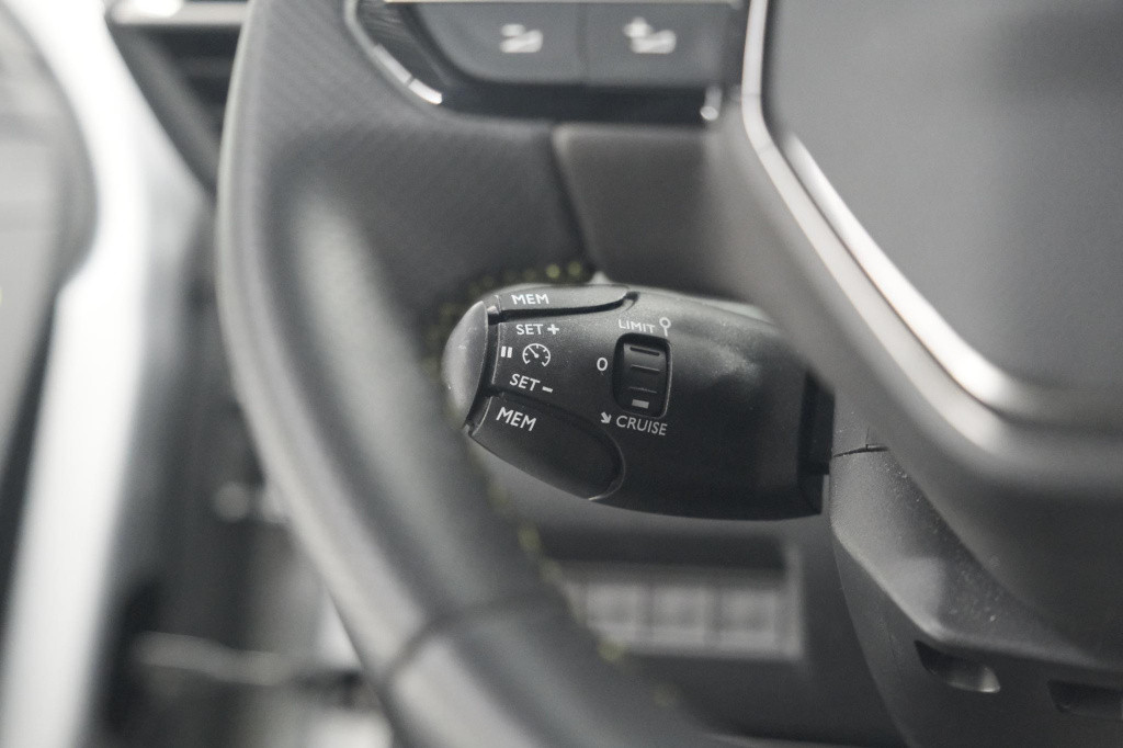 Peugeot 208 puretech 100 gt | camera | navigatie | apple carplay | parkeers