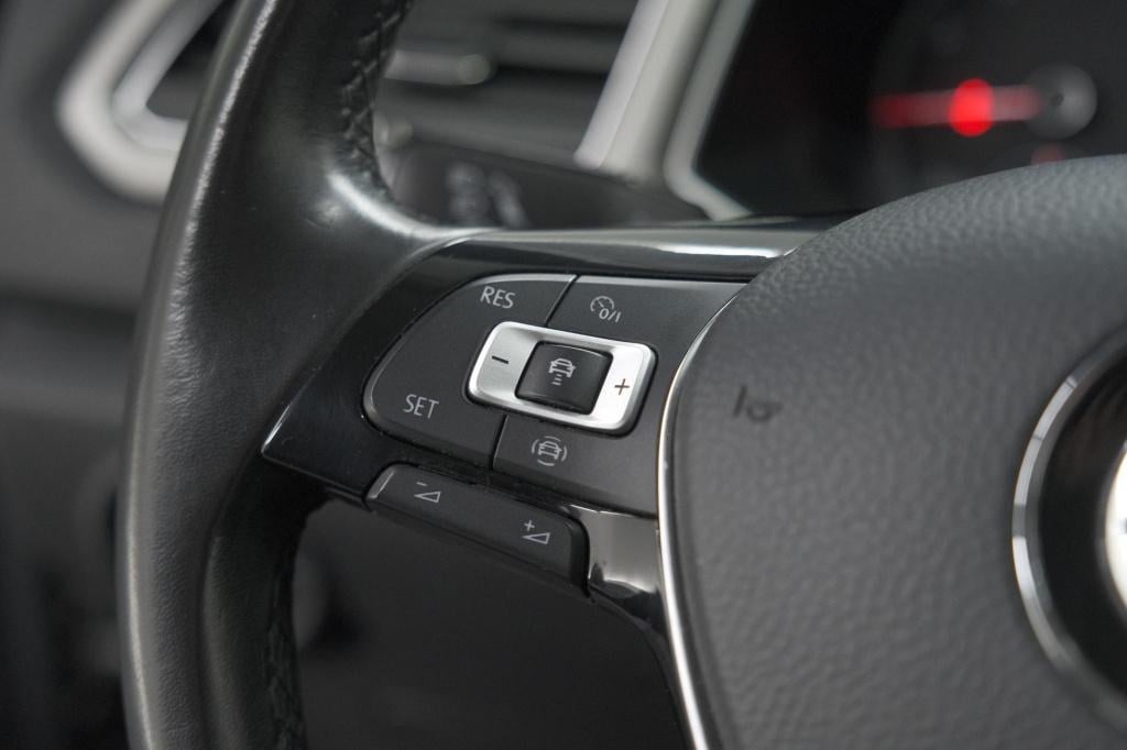 Volkswagen T-roc 1.0 tsi style business 116pk | trekhaak | adaptieve cruise