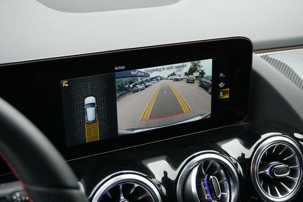 Mercedes-Benz Gla-klasse 180 amg line l automaat i achteruitrij camera l te