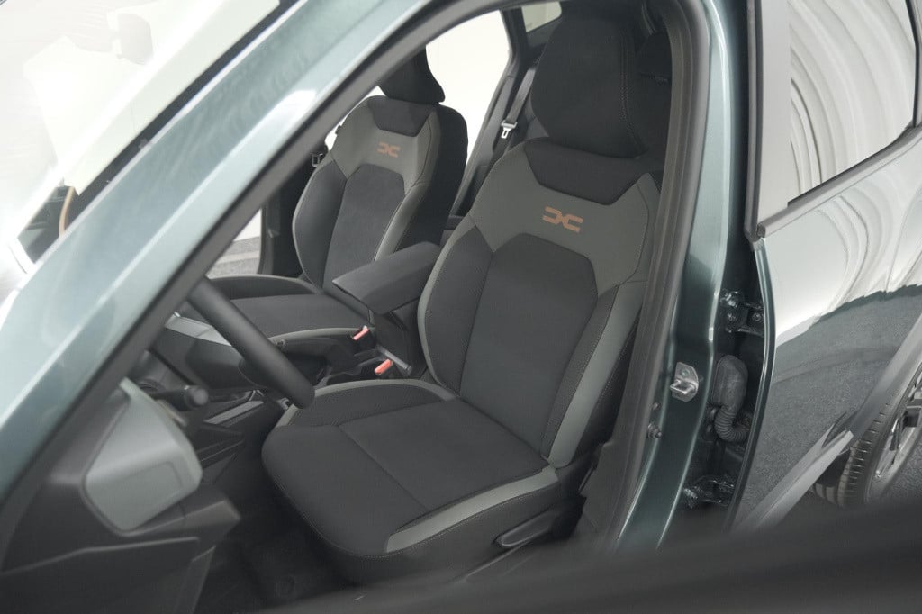 Dacia Duster mild hybrid 130 extreme | camera | apple carplay | parkeersens