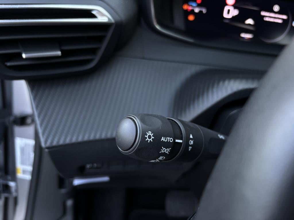 Peugeot 2008 automaat 1.2 puretech 130 allure