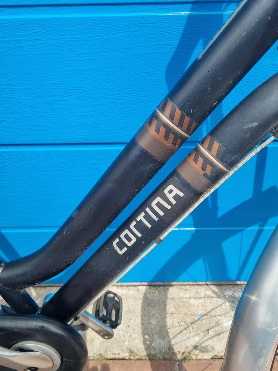 Mooie gave Zwarte Transportfiets CORTINA - 7-versnelling