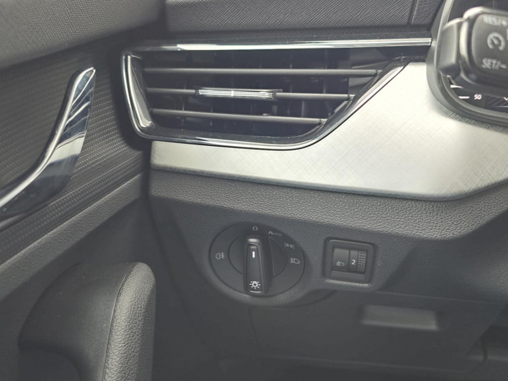 Skoda Kamiq 1.0 tsi selection virtual cockpit android auto navigatie pdc v+