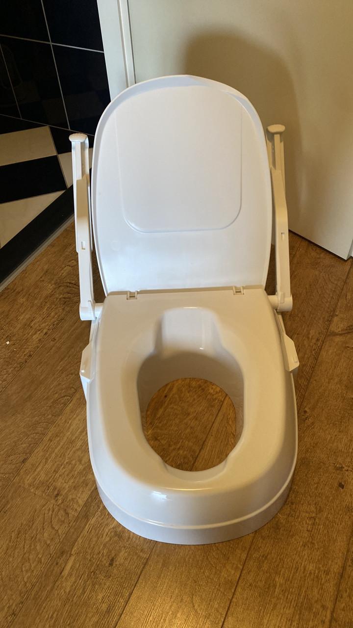 Toilet verhoger met handvaten