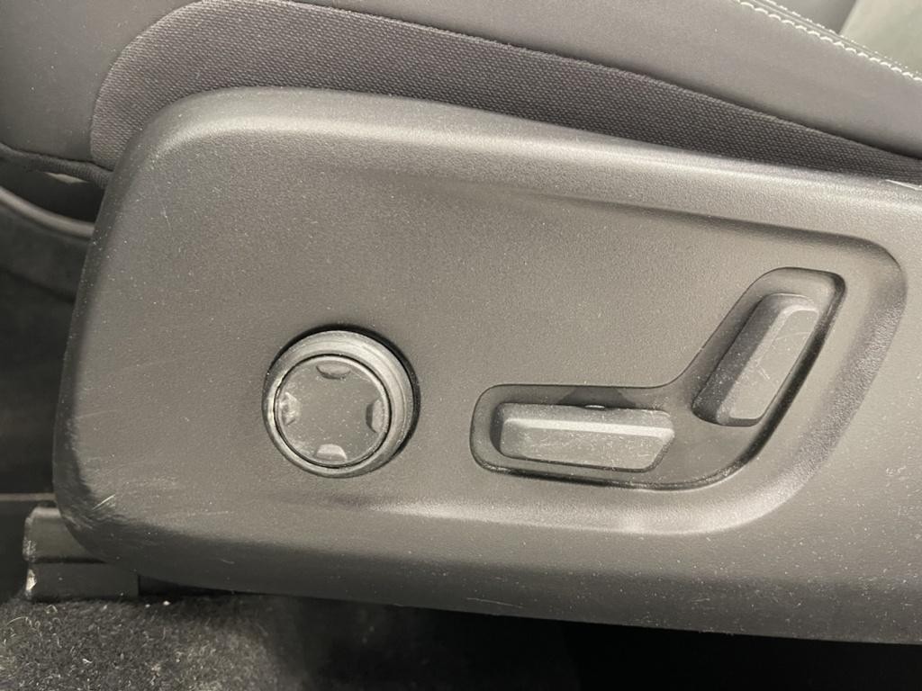 Volvo XC40 1.5 t4 plug-in hybrid ultimate dark | autopilot | harman/kardon 