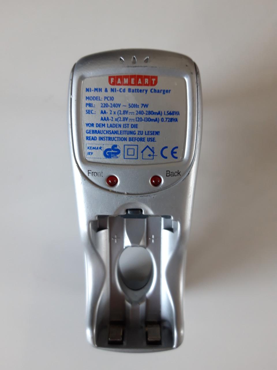 Batterijoplader voor AA en AAA batterijen