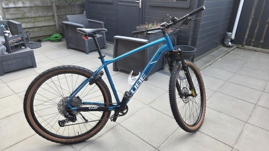 Te koop Cube Attention 29er maat Xl.
