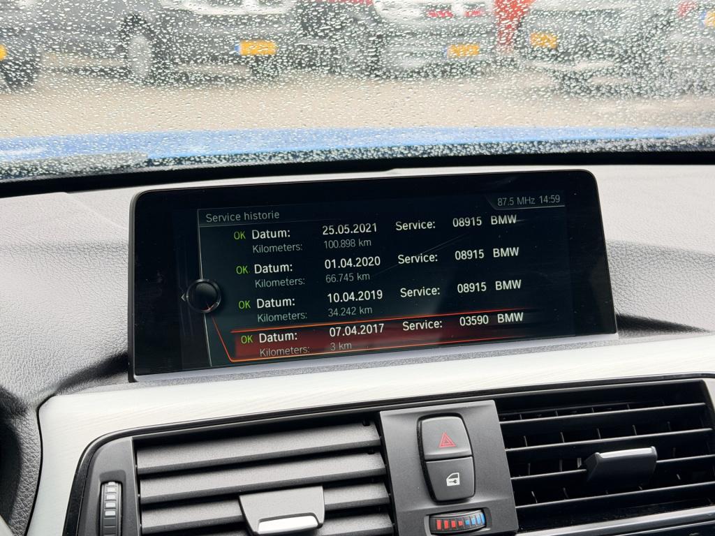 BMW 3-serie 320i m-sport | cruise | stoelverwarming | navi | leder | led |