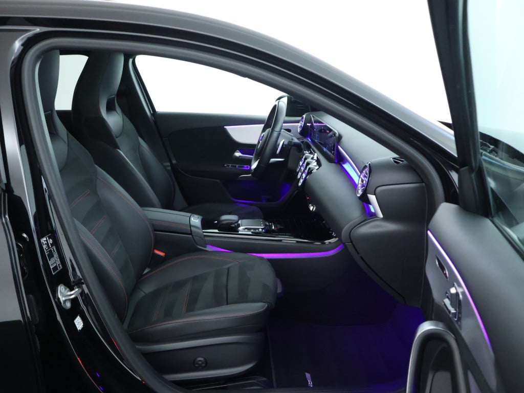 Mercedes-Benz A-Klasse 180 business solution amg | panoramadak | sfeerverli