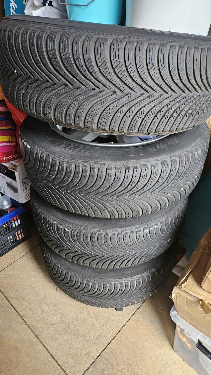Te Koop Michelin Winterbanden set  (teab)   GERESERVEERD !!!