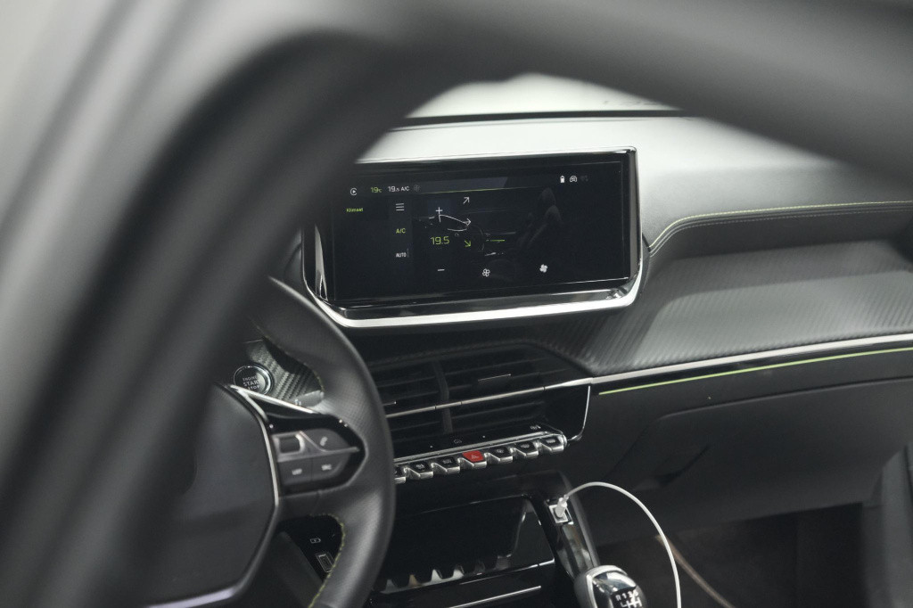 Peugeot 208 puretech 100 gt | camera | navigatie | apple carplay | parkeers