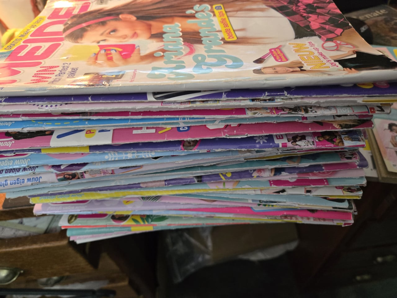 Grote stapel Tijdschriften: Meiden 48 stuks + 2x zomerboek