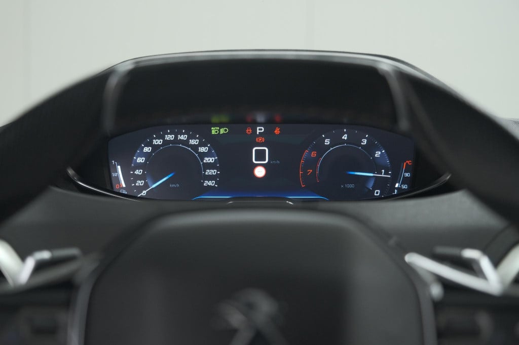 Peugeot 3008 puretech 130 gt-line | camera | dodehoekdetectie | navigatie |