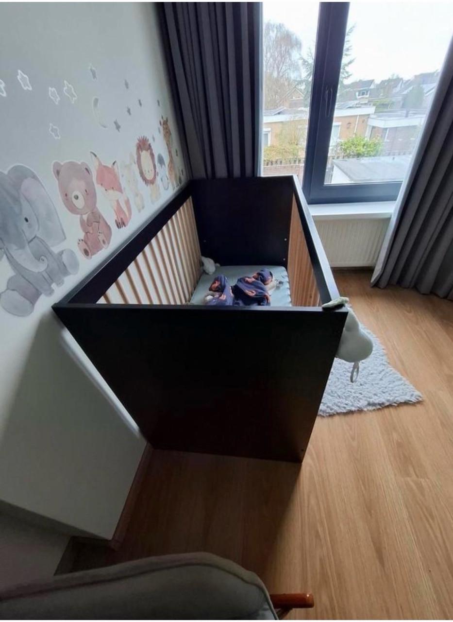 Complete babykamer (commode, kast, ledikant 60x120cm, plankje)