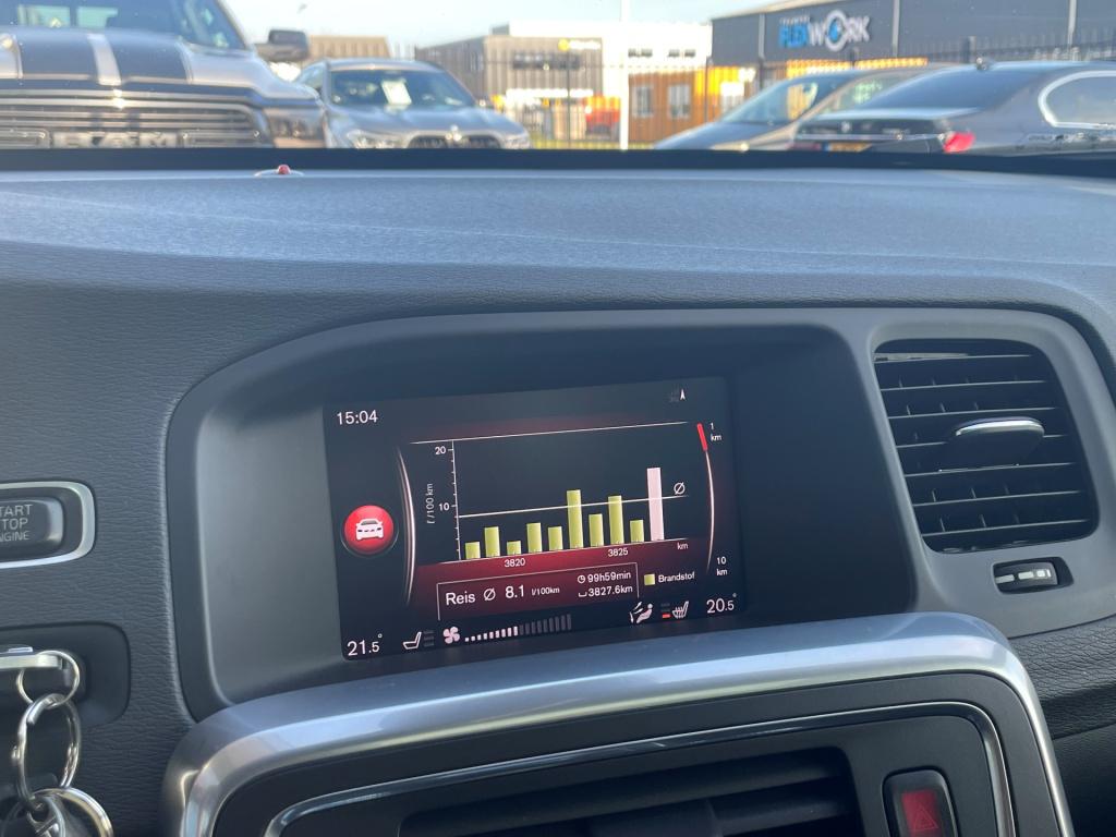 Volvo V60 2.0 d4 r-design automaat | schuifdak | leder | trekhaak