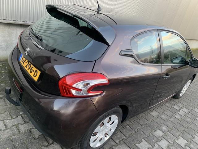 Peugeot 208 1.0 - v e r k o c h t