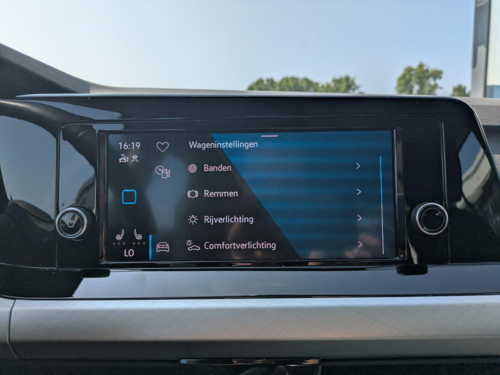 Volkswagen Golf 1.0 tsi life business | trekhaak | camera | carplay | acc |