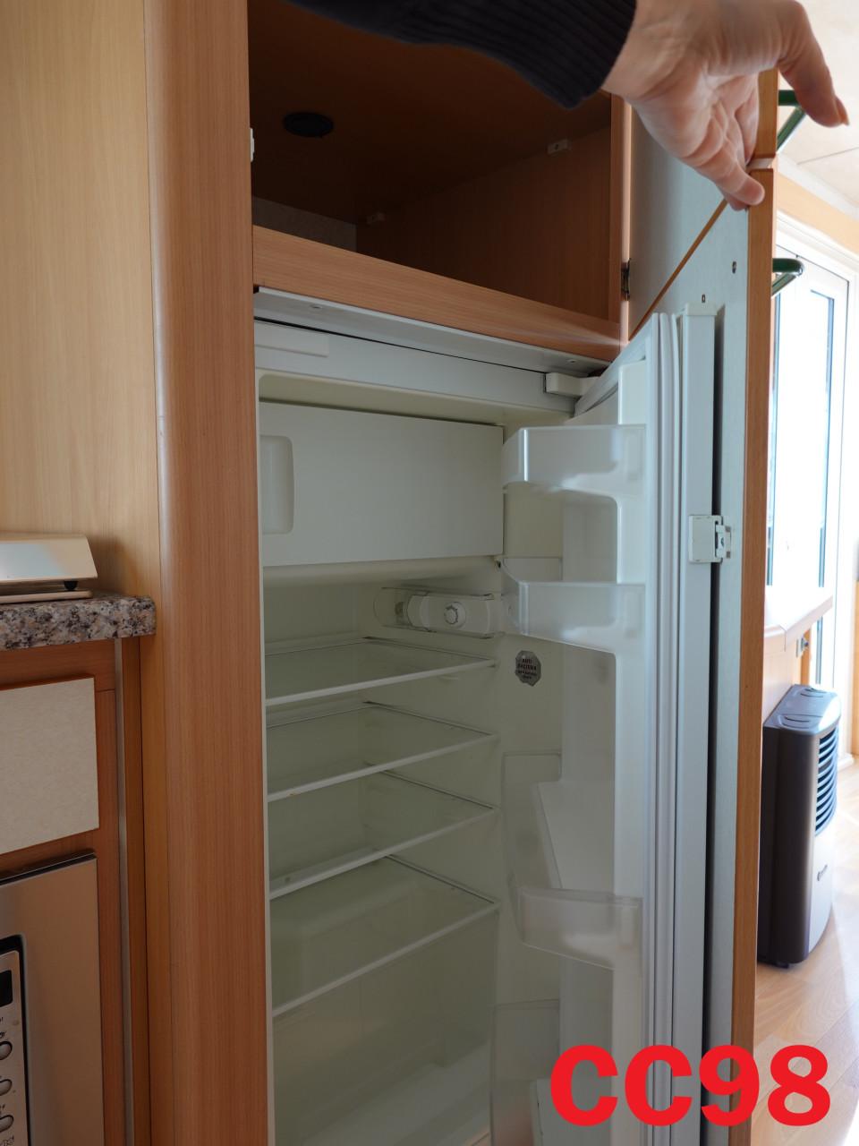 Keurig chalet met 2 slaapkamers, extra stahoogte en dubbel glas te koop