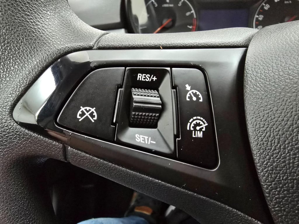 Opel Corsa occasion turbo business+ met carplay radio en cruisecontrol | tw