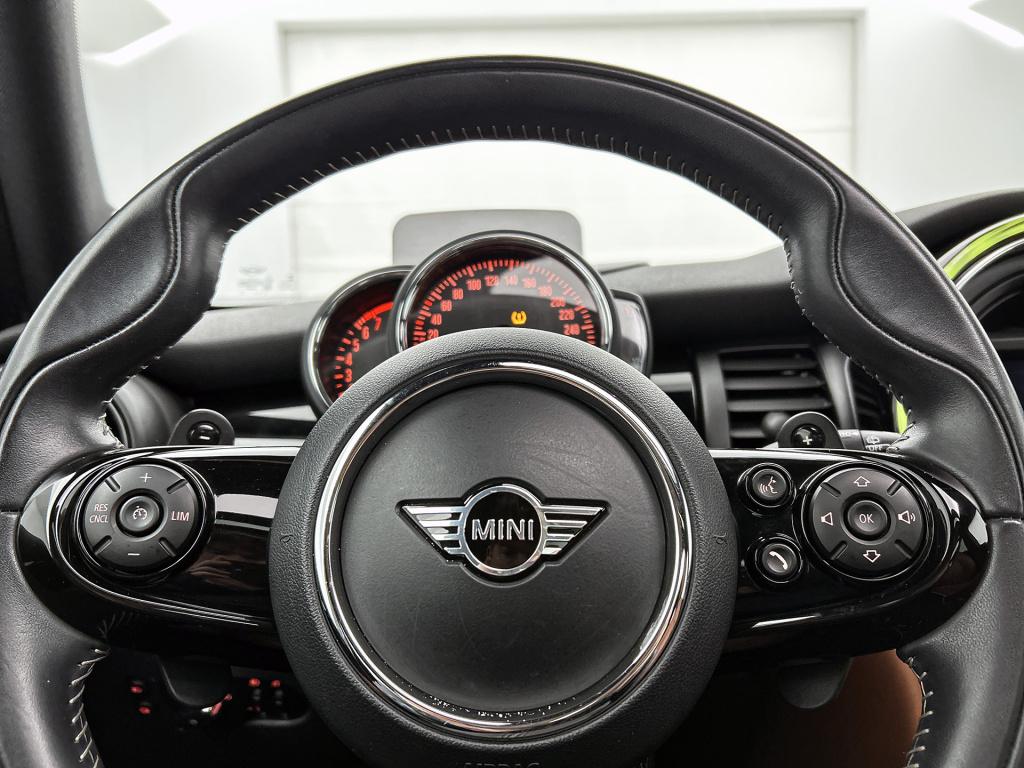 Mini Cooper mini 2.0 hammersmith | harman/kardon audio | schuidak | sfeerve