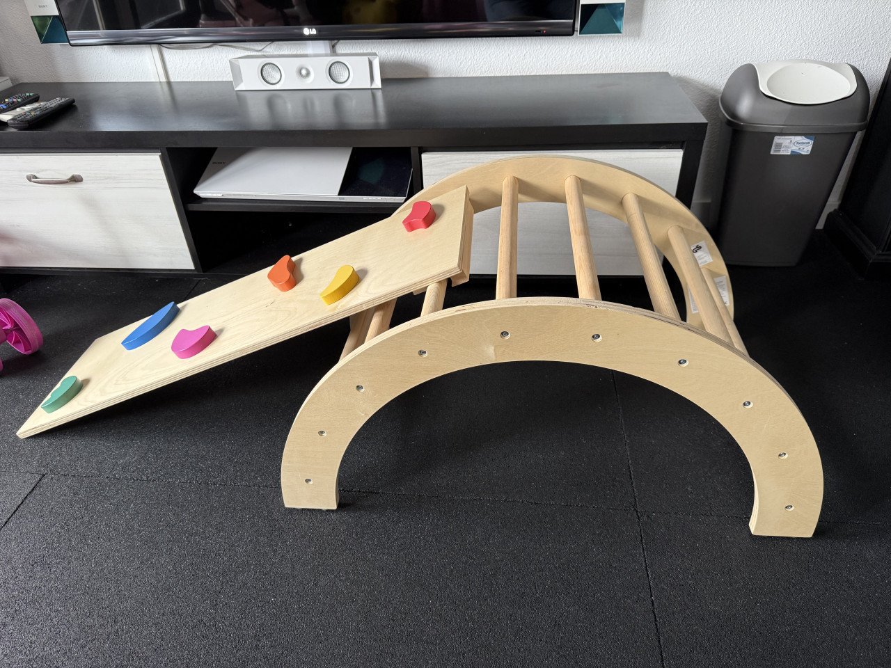 Montessori klimboog met hindernis loopplank