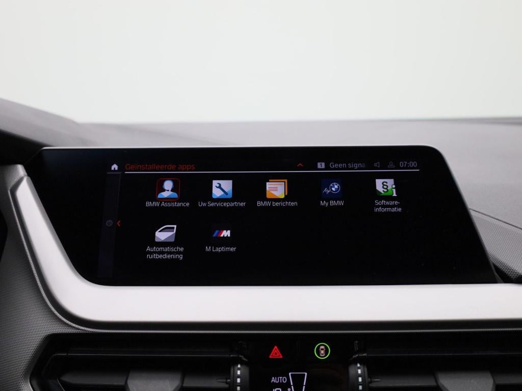 BMW 1 Serie 118i executive | navigatie | climate control | parkeer sensoren