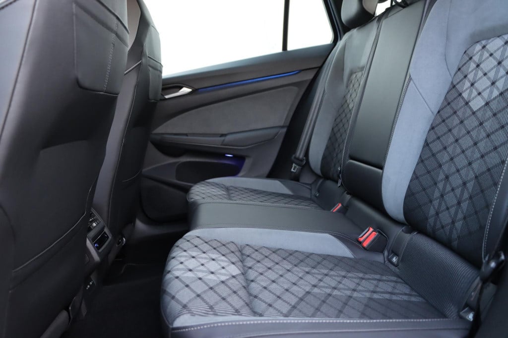 Volkswagen Golf variant 1.5 etsi r-line 150pk dsg7