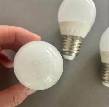 4 led kogels van met merk Calex.