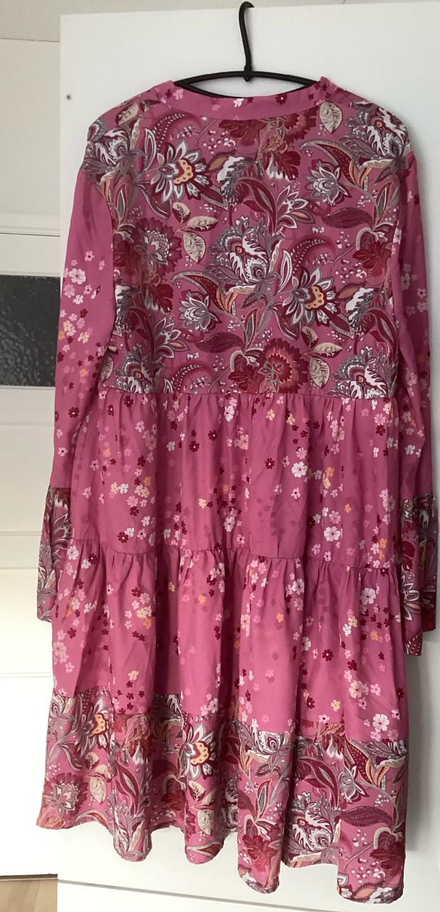 Nieuwe vrolijke jurk XL