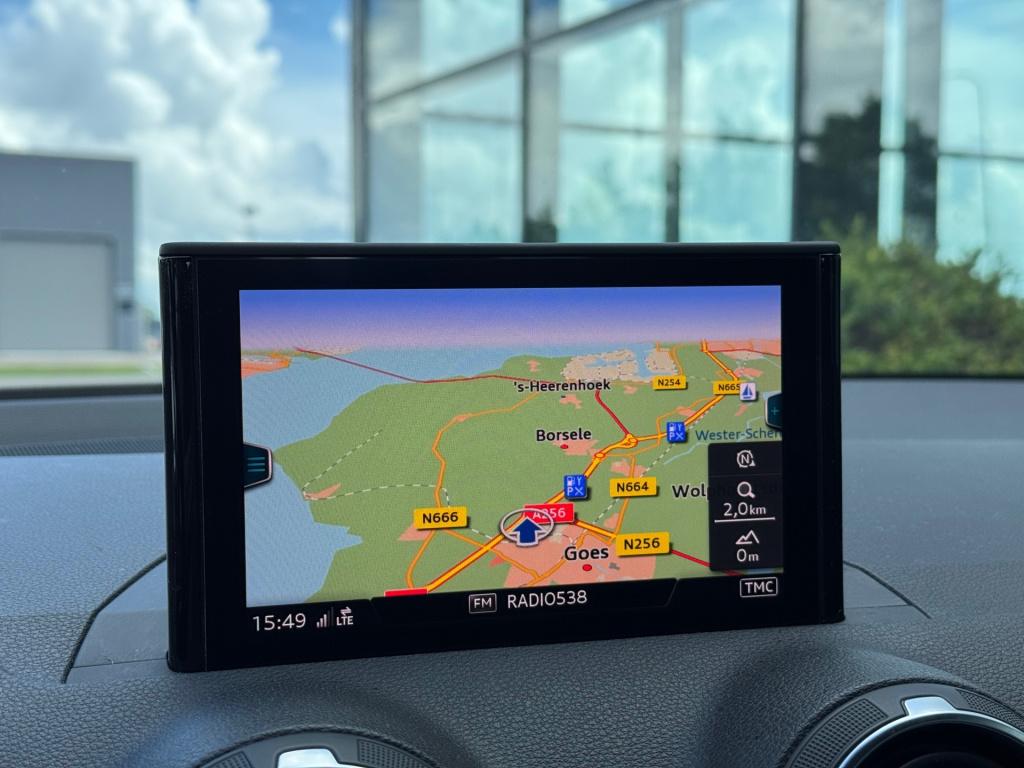 Audi Q2 30 tfsi design * camera * carplay * clima