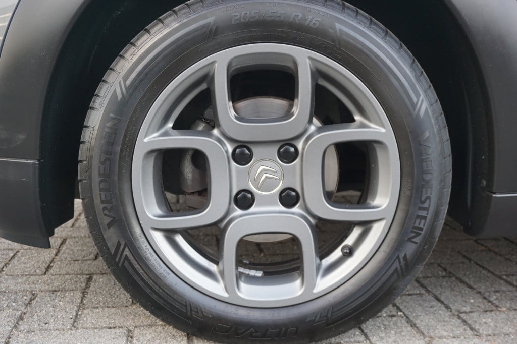 Citroen C4 Cactus 1.2 puretech shine airco / navi / carplay / elektr. ramen